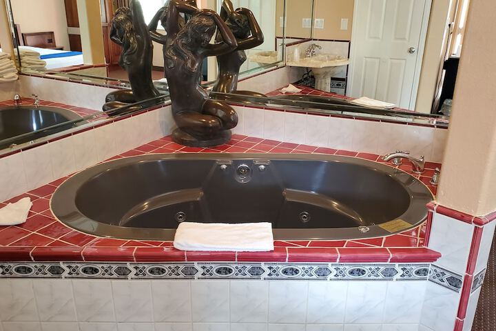 Private spa tub