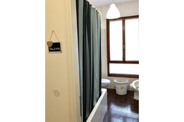 Room 4 of 14