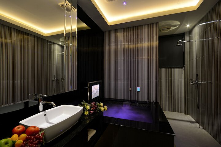 Room 54 of 57