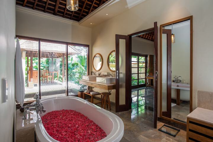 Bathroom Interior Photo