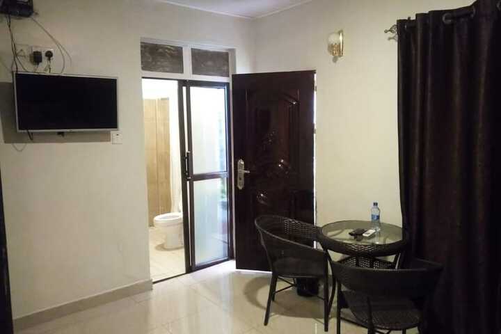 Room 13 of 24