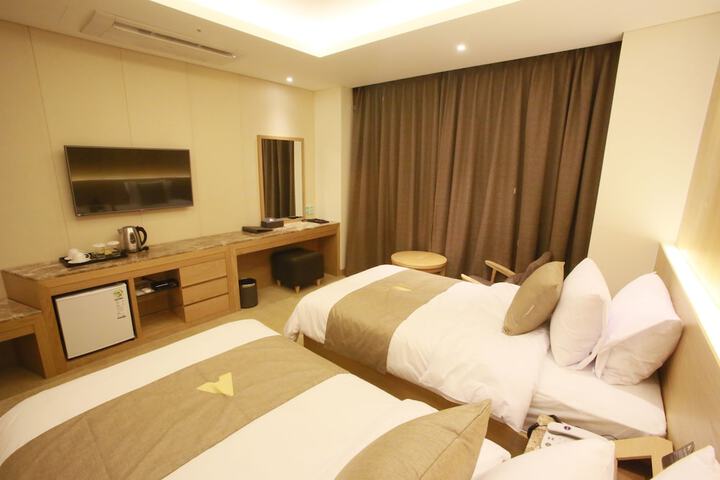 Room 26 of 50