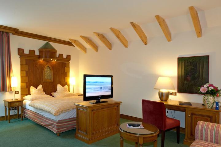 Room 16 of 47