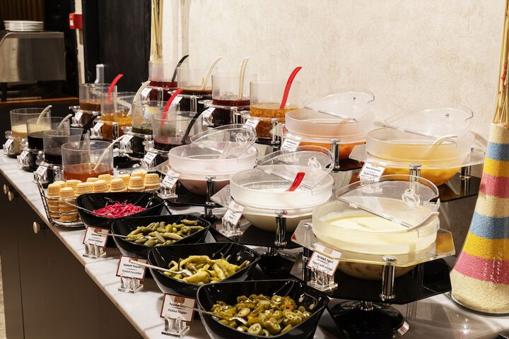 Dining 98 of 128