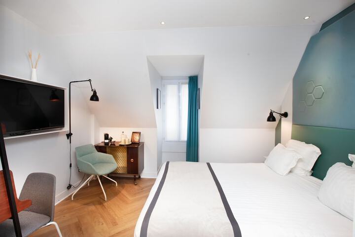 Room 30 of 41
