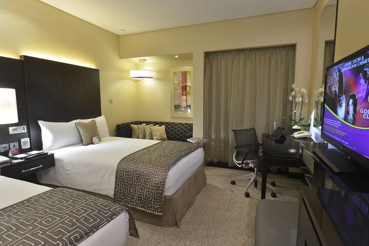 Room 36 of 194