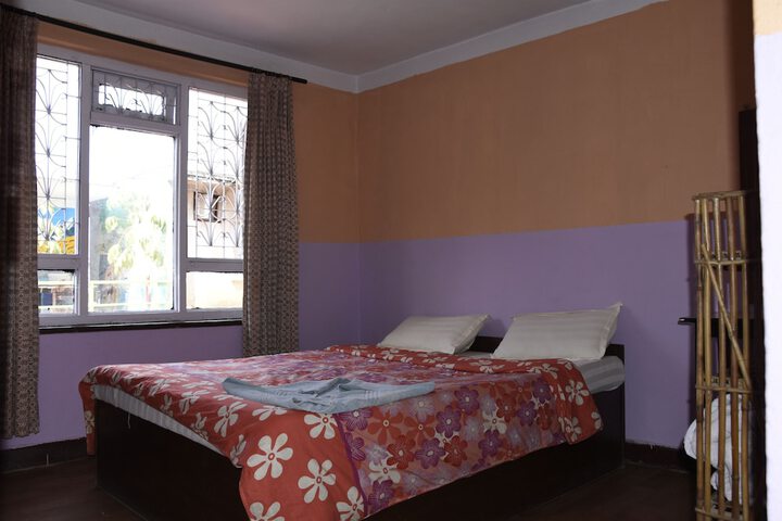 Room 2 of 49
