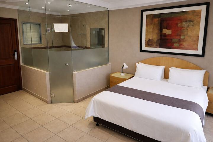 Room 15 of 40