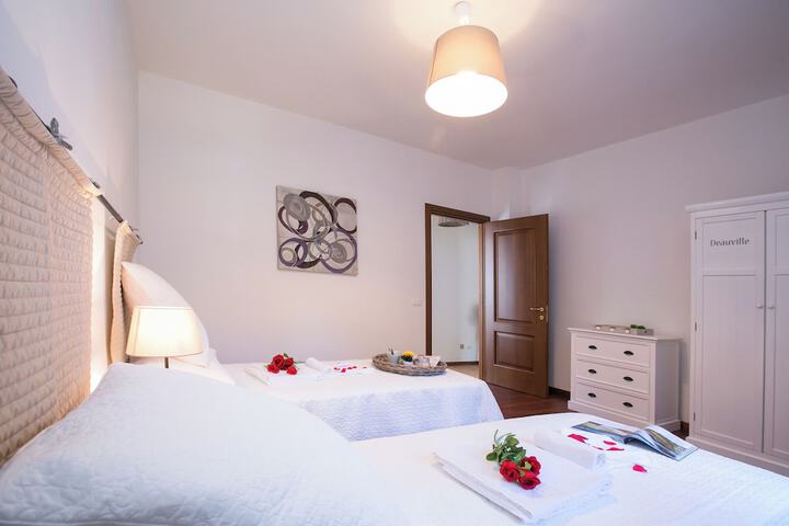 Room 4 of 45