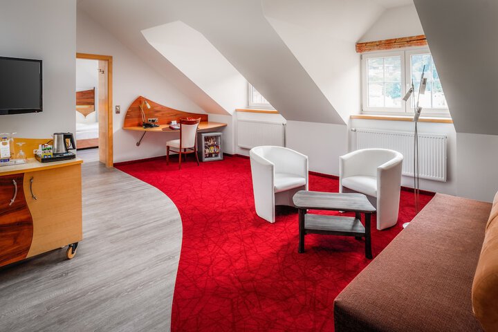 Room 10 of 36