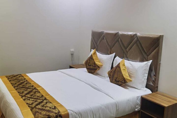Room 14 of 36