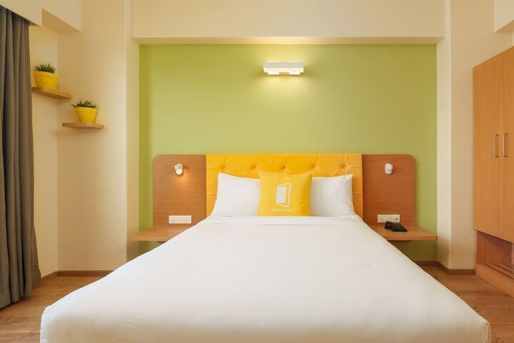 Room 11 of 25