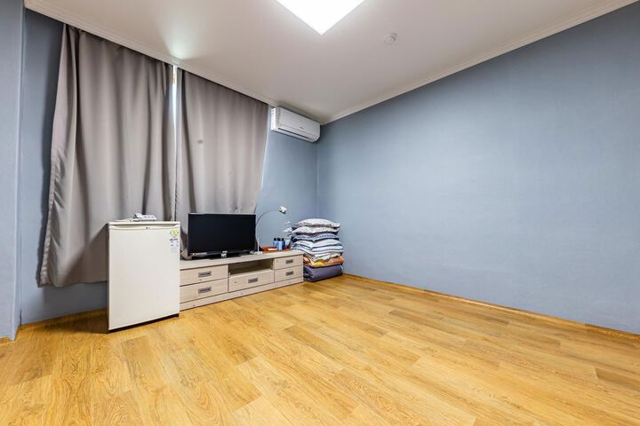 Room 18 of 60