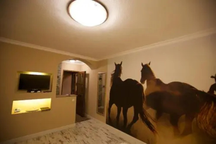 Room 6 of 28