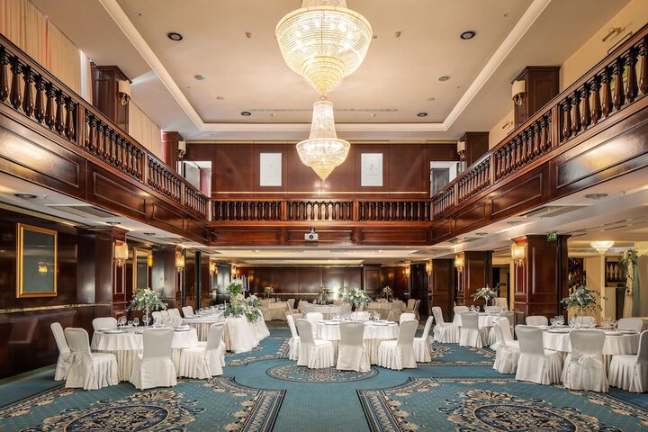 Ballroom/Hall 52 of 60