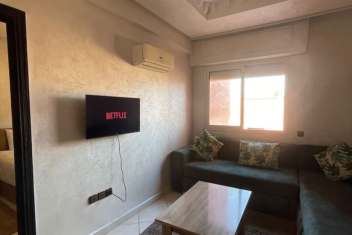 Room 10 of 18