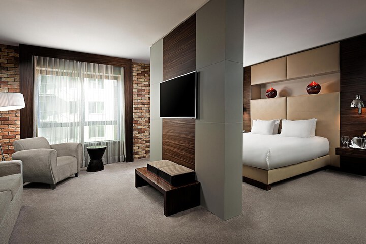 Room 5 of 53