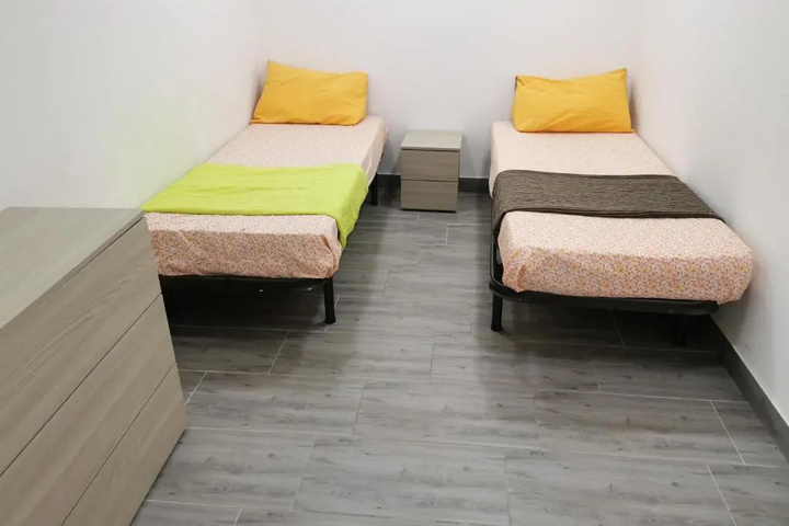 Room 5 of 11