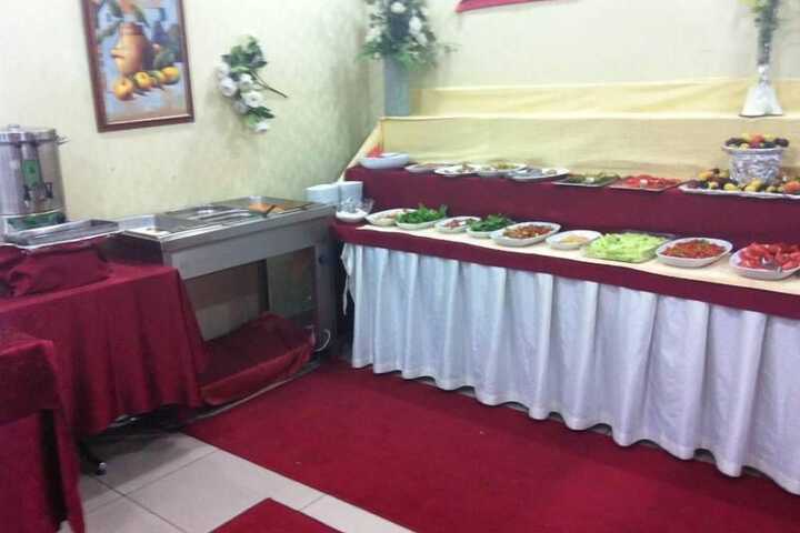Dining 20 of 21