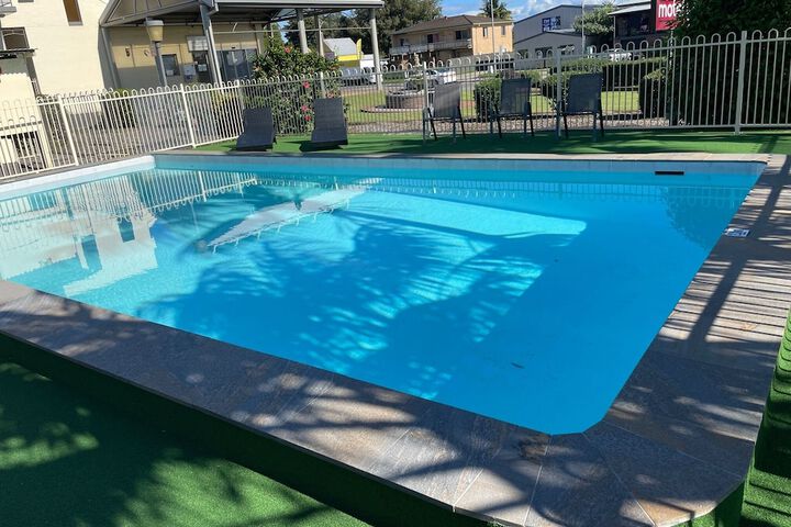 Pool 17 of 27