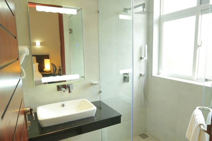 Room 8 of 15