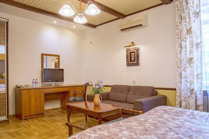 Room 12 of 69