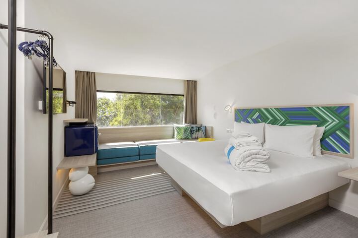 Room 5 of 73