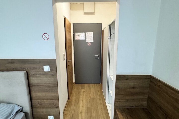 Room 48 of 91