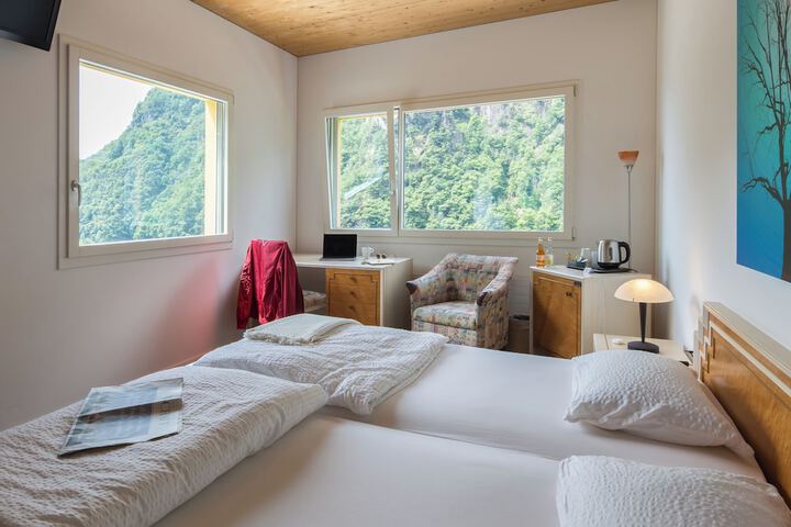Room 6 of 39