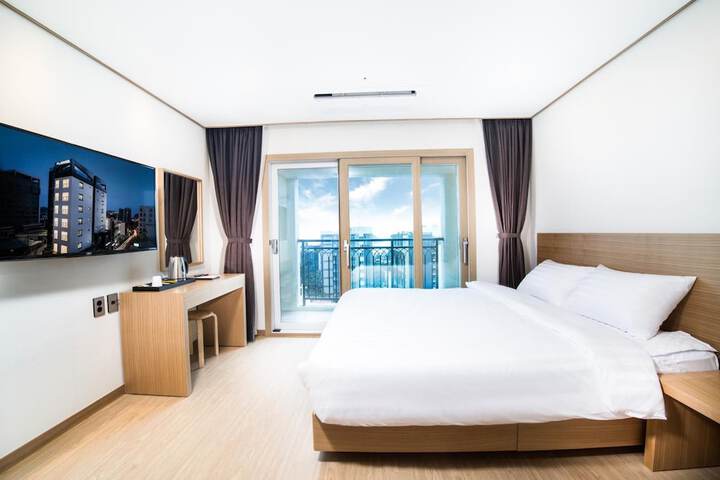 Room 21 of 35