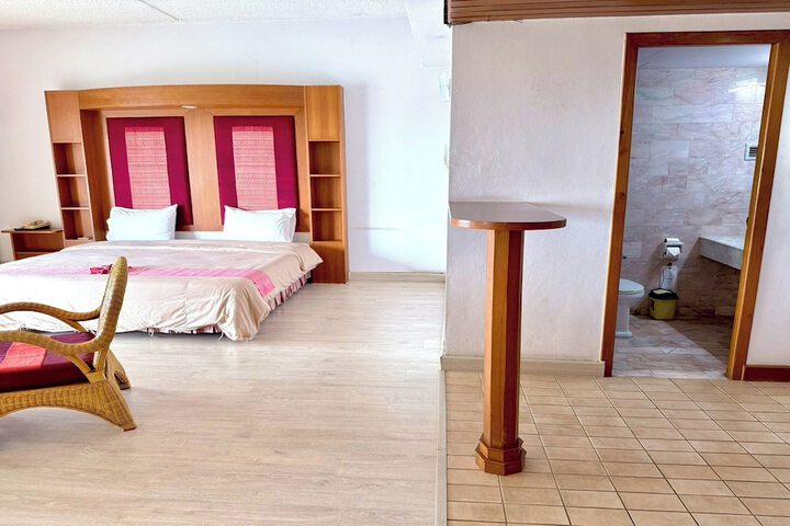 Room 28 of 130