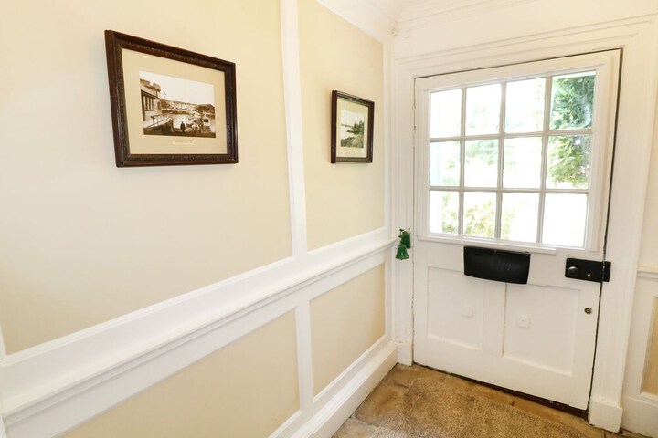 Room 8 of 8
