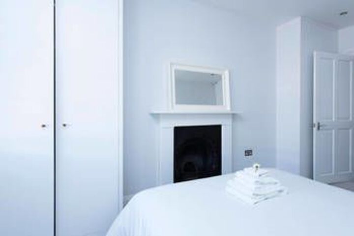 Room 5 of 30