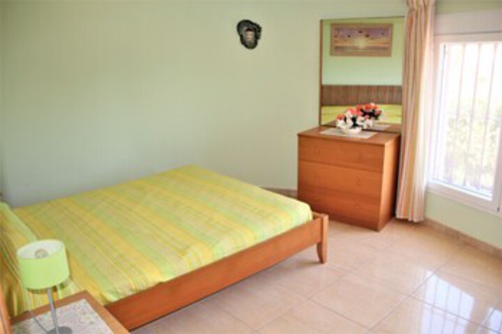 Room 30 of 34