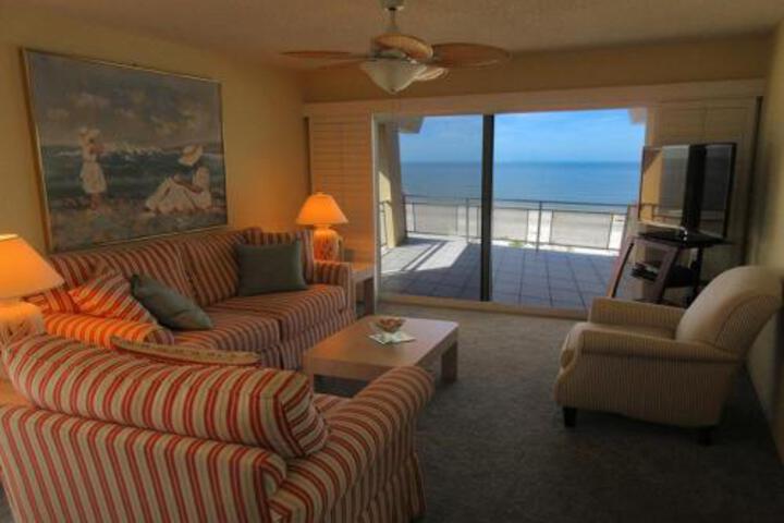 Leonardo Arms 601 2 Br Condo in Fort Myers Beach, FL