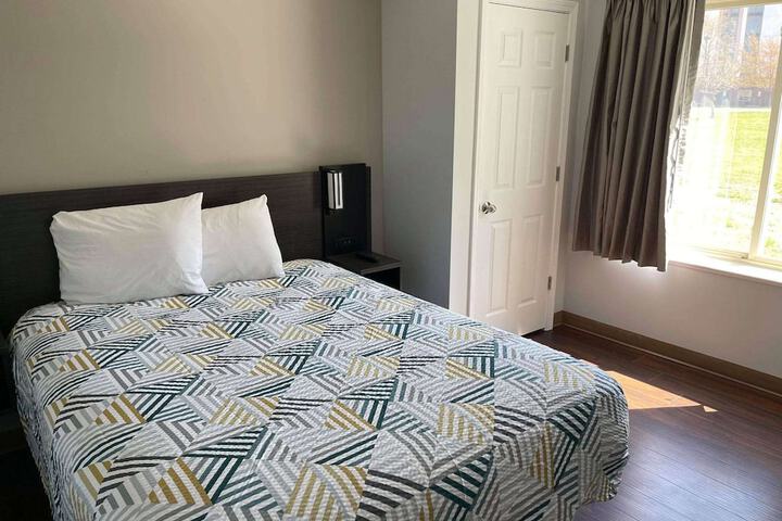 1 Queen Bed Sofa Bed (8 of 12)