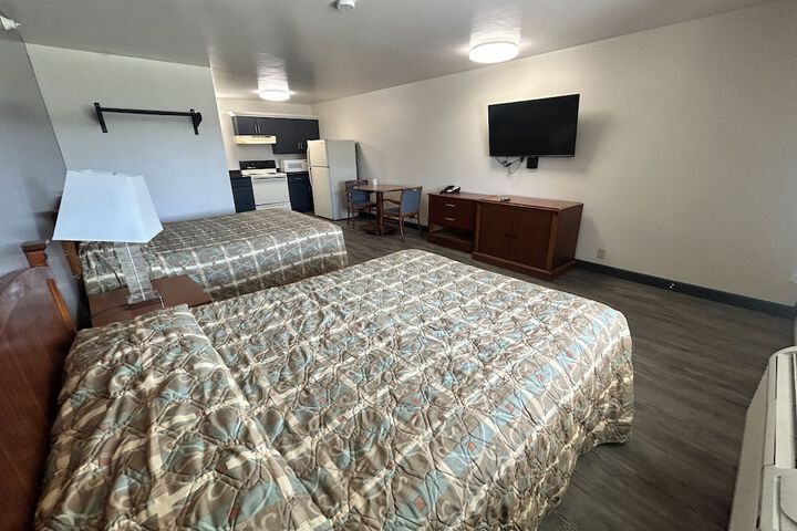 Room 7 of 19
