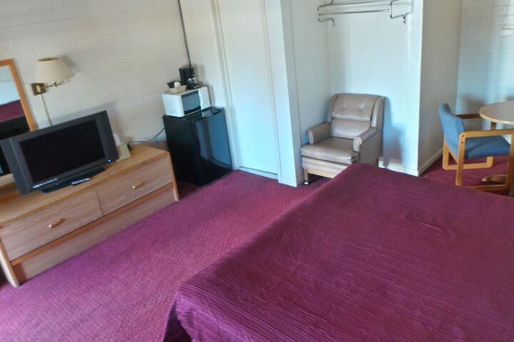Room 9 of 36