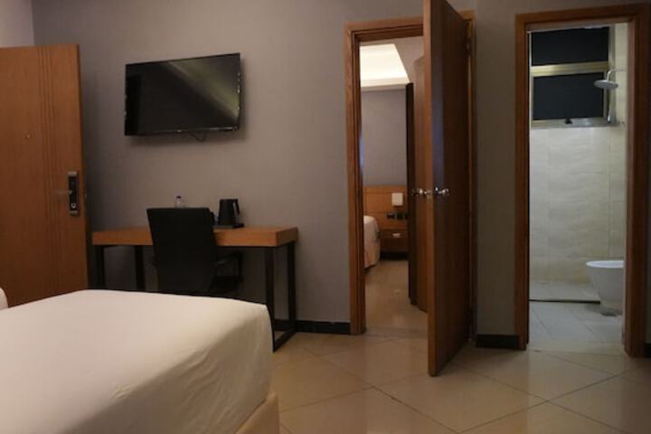 Room 68 of 173