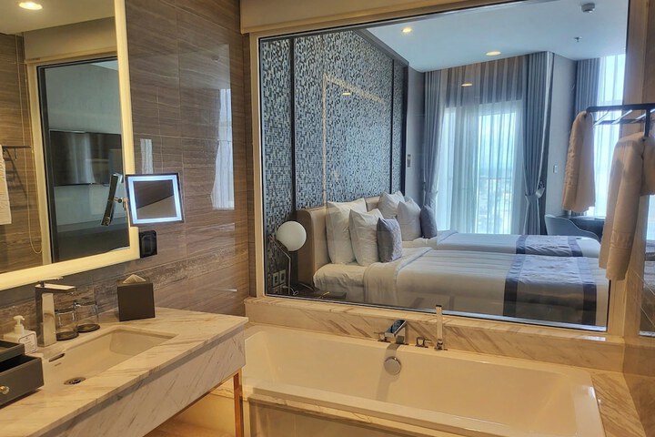 Room 40 of 60
