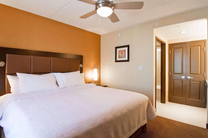 1 King Bed Studio Suite (2 of 22)