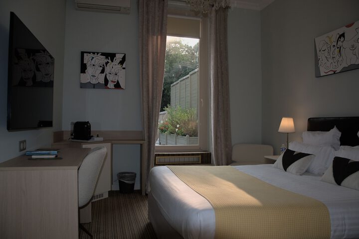 Room 28 of 57
