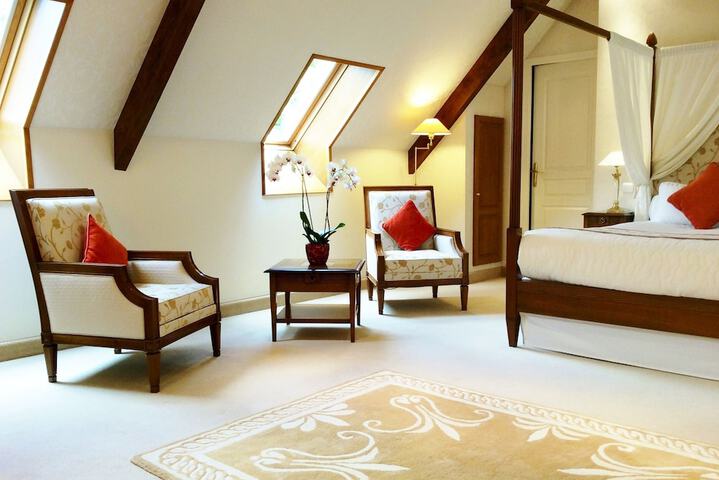 Room 21 of 38