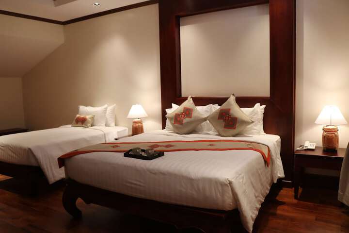 Room 8 of 156