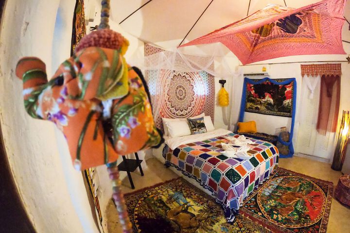 Room 12 of 239