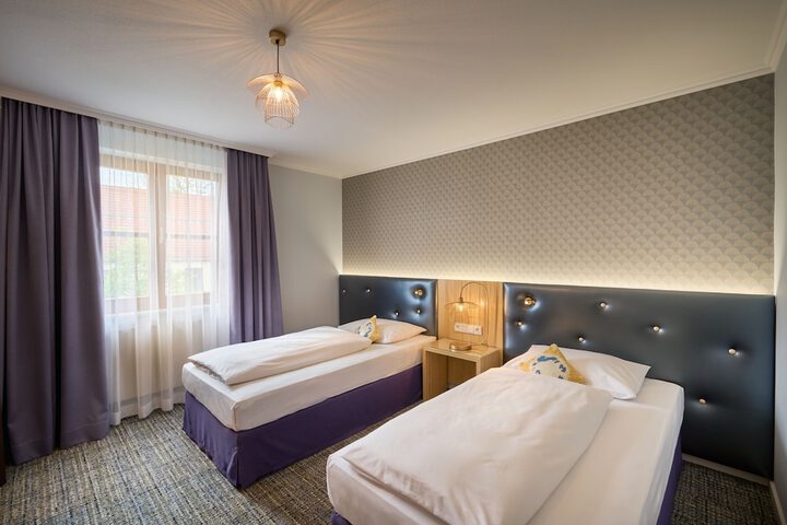 Room 21 of 90