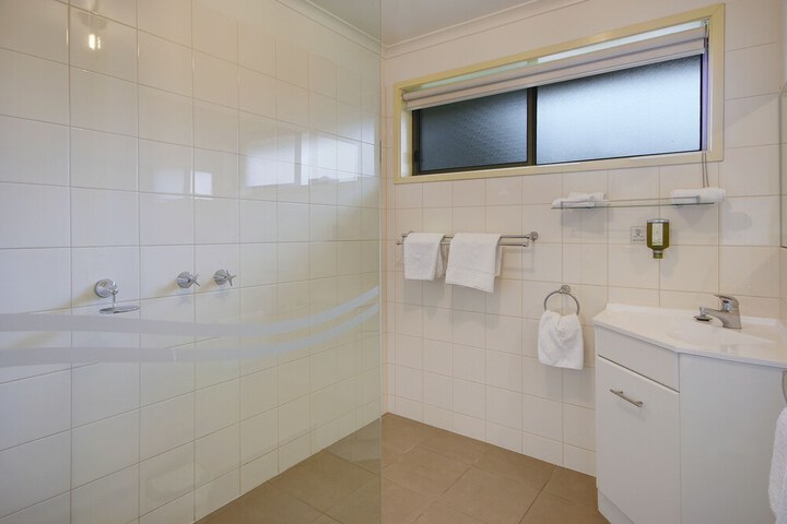 Room 13 of 22