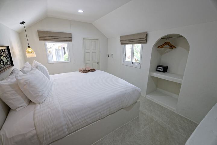 Room 3 of 68