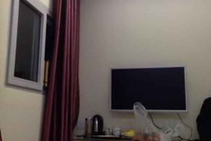 Room 5 of 6