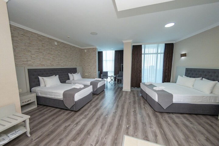 Room 12 of 35